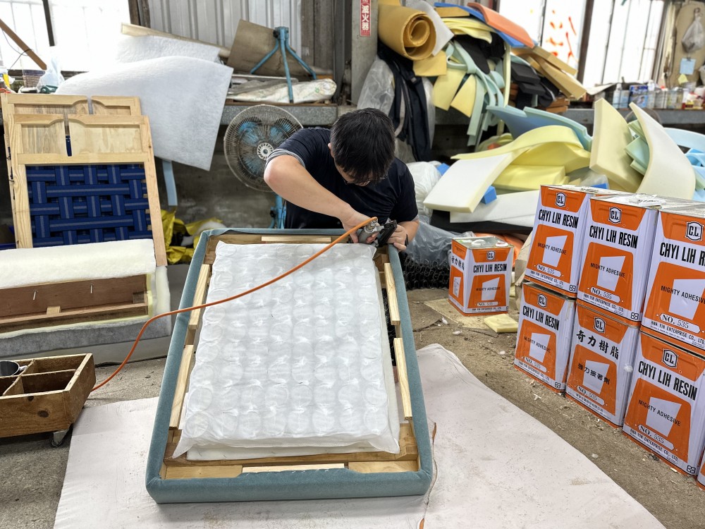 億家具卸売倉庫-商品一覧-億家具について