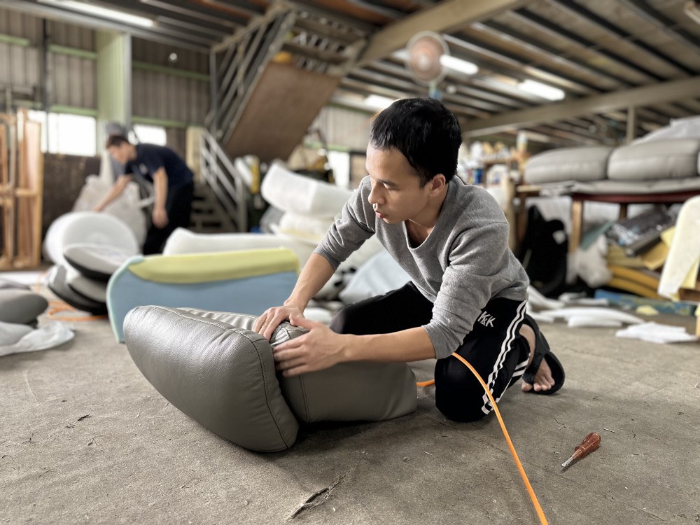 億家具卸売倉庫-商品一覧-億家具について